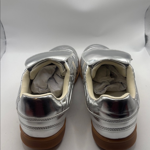 Steve Madden Silver Metallic Madrid Sneakers SZ 9.5 lace up casual vegan  NIB - Picture 4 of 13